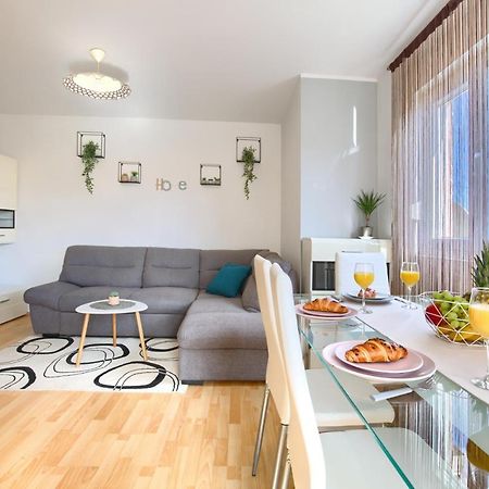 Apartman Andi Apartment Пула Екстериор снимка